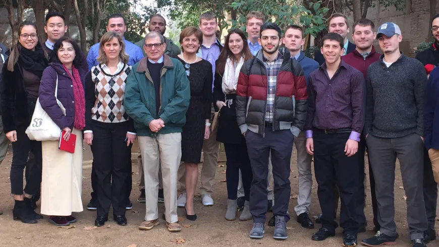 Alumnos de Curry College visitan el Instituto Franklin-UAH