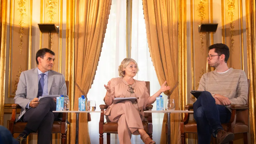 Mesa redonda Democracia y Derechos Humanos