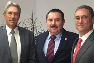 El presidente de HACU el Dr. Antonio Flores visita el Instituto Franklin-UAH