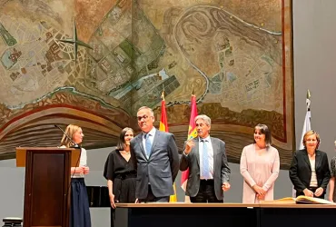 Jesús García Laborda toma posesión como decano de la Facultad de Educación de la UAH