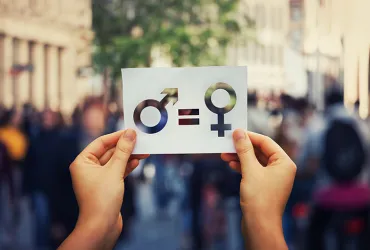 Theory as Interruption: What Inter(re)feres / La Teoría como interrupción: lo que se atraviesa